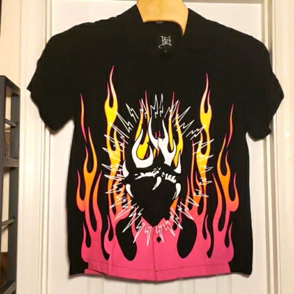 Ed Hardy Fire Heart Camp‎ Shirt Men's Size Medium Performance